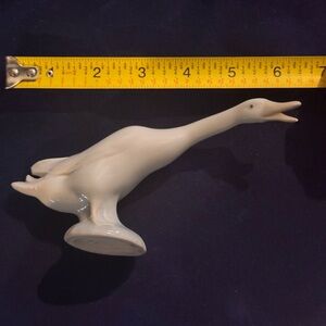 Lladro Birds Collection, “Little Goose” White Porcelain Figurine